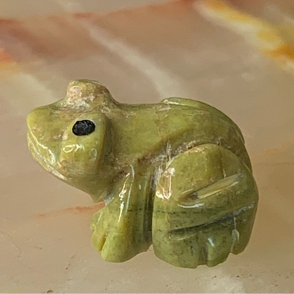 Vintage Hand Carved Frog Figurine Mini Southwest Stone Animal Fetish Serpentine - Picture 3 of 15